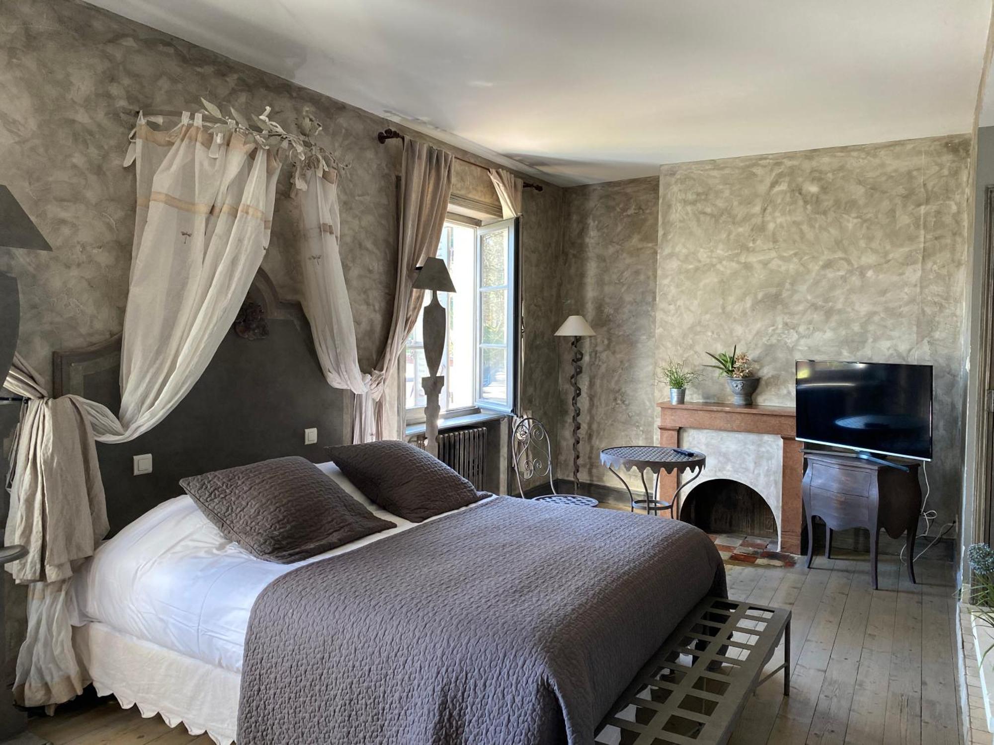 Hotel Les Jardins De La Tour à Châtillon-sur-Chalaronne Extérieur photo